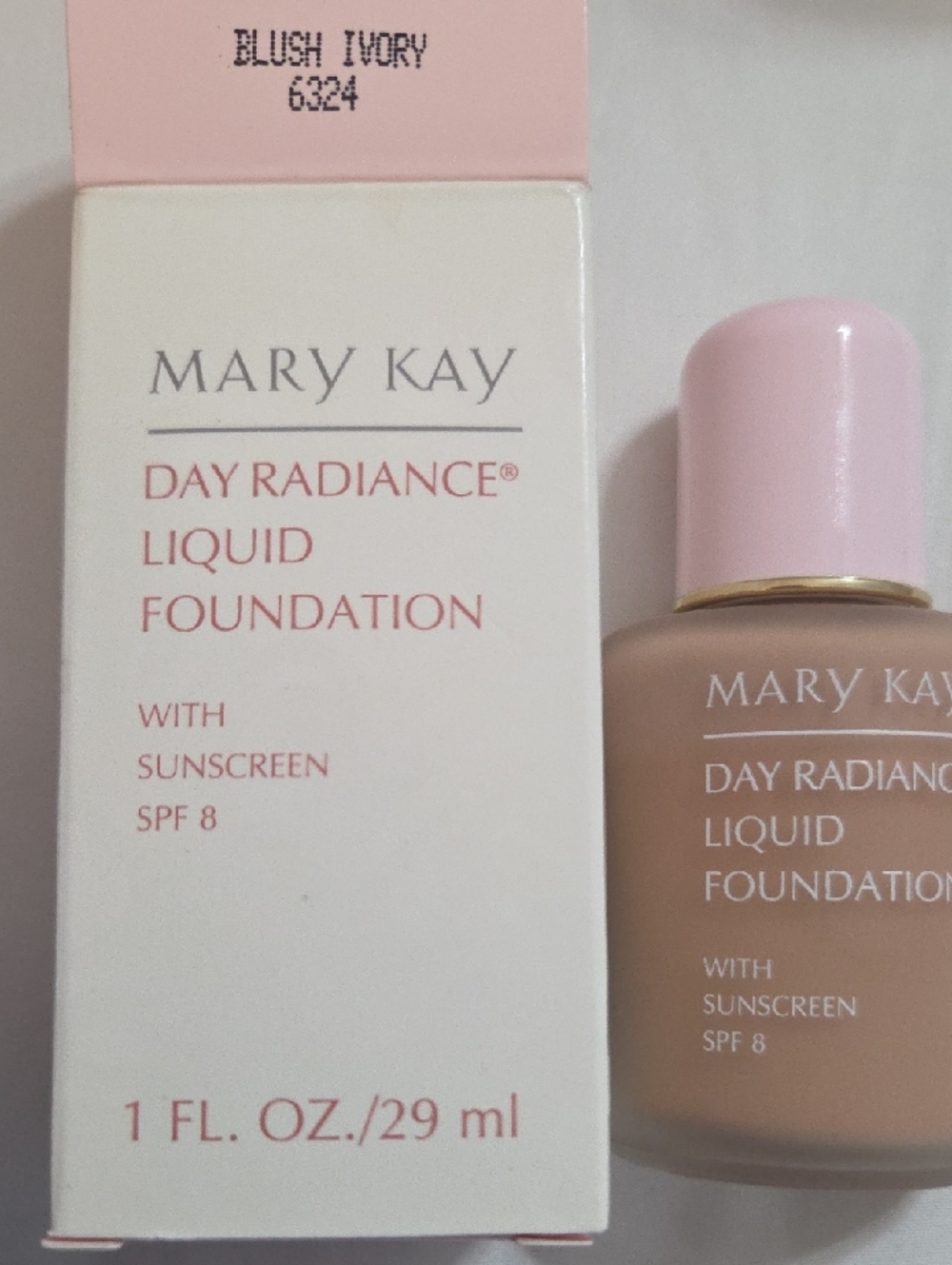 NIB, Mary Kay Day Radiance Liquid Foundation - Blush Ivory (Pink Accents)